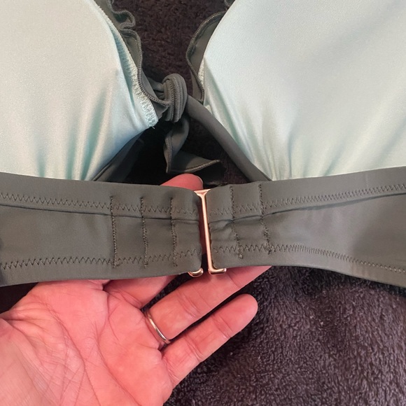 Capri Ruffle Halter Top - Picture 7 of 8